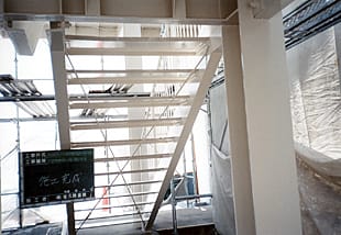 階段（鉄部）の塗替え施工例